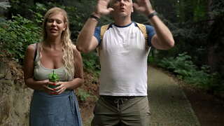 Сэкс ад першай асобы ў домік у гарах