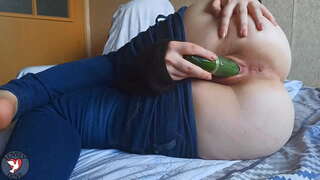 PAWG Linda Pomba fode seu bichano apertado com o tempo de pepino