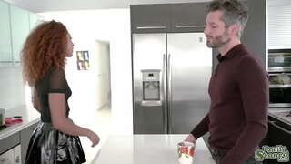 ���ავი პირველი Brixley Benz მადლობის მისი უხეში სქესობრივი slobbing მისი მკერდი და უკანალი მას ჩაბარდა