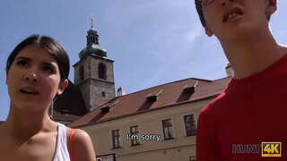 HUNT4K. Bogat hunter seduce petite bruneta care avea nevoie de bani pentru vacanta