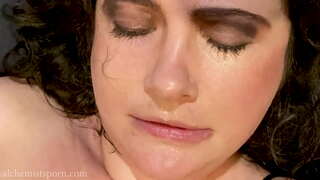 ���ාලකණ්ණි යටහත් මුඛය එක්ක නිදාගත්තා හා කම්මුලට