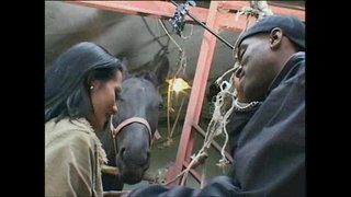 Mabangis Gangbang Romanian batang Babae 4 big dicks sa isang beses sa loob