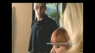 Paso Mamá y de paso Hijo visita dominante paso Tía en su Cumpleaños