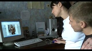 Dieser babe erweitert die Beine weit offen