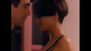 ���ેન્ડી હેમિલ્ટન ખૂબ જ દુર્લભ સેક્સ સીન (ફટકારી)