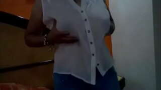 Como se lhe movem os seios da minha esposa