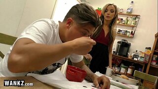 WANKZ - גיא מזיין את החתיכה שלו צעד אמא!