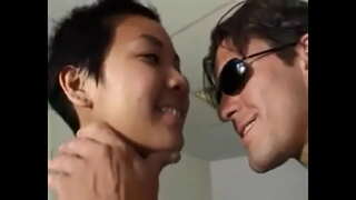 Roztomilý Filipina ManHandled Tým, TT Chlapec