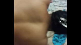 את אישה עשירה, סגנון כלבלב