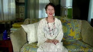 ˹�꼬인 오래 된 항문 spunker 돌아 그녀의 좁은 공간에 자식을 위해 당신