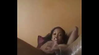 Ūdens kritums squirt