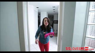 SisLovesMeHD - დიდი მკერდი, ბუნებრივი ძმა ითამაშოს გარშემო-ი