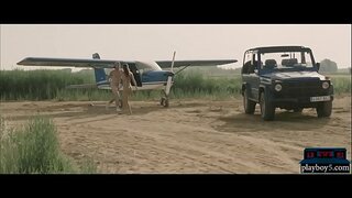 Spaniolă tanar si matura pitipoance zboară cu un avion și trage