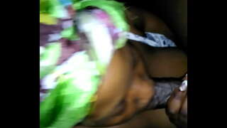 Менің өгей әпкем менің кискамды мастурбациялайды