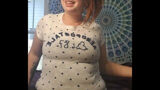 Милфа мастурбирует