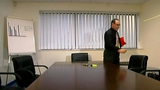 ���ြီးမားတဲ့ကြက်၏သူဌေးက