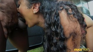 ���တုတက္ကအိန္ဒိယဆိပ်ယာဘီဘီပထမဦးဆုံးအကြိမ် porno အတွက်တက္ကစီ