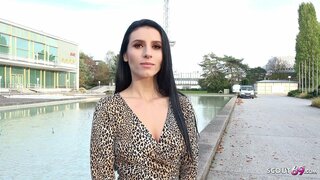 ���र्मन स्काउट - सुंदर लड़की के साथ छेड़खानी करने के लिए पर नकली मॉडल का काम