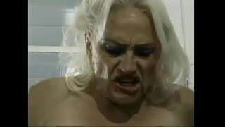 Ki gen matirite Kathy Jones vin foutu nan kwizin nan pa de dudes