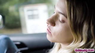 Khloe odevzdá z Gias vášnivé doteky, jak se chytil až v zápalu okamžiku