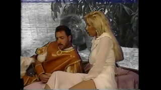 ��� સોનેરી વાળ વાળી રાંડ વિક્ટોરિયા પોરિસ માટે કેવી રીતે જાણે આનંદ તેના સાથી