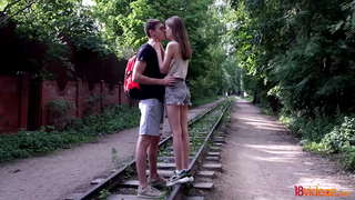 18videoz - аның милое личико һәм стройное гәүдәсен